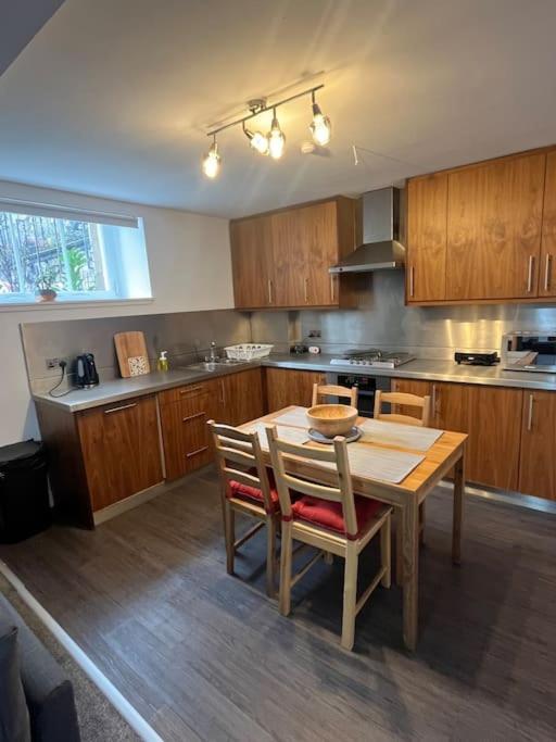 Apartamento Boyds Entry Flat Old Town Edimburgo Exterior foto